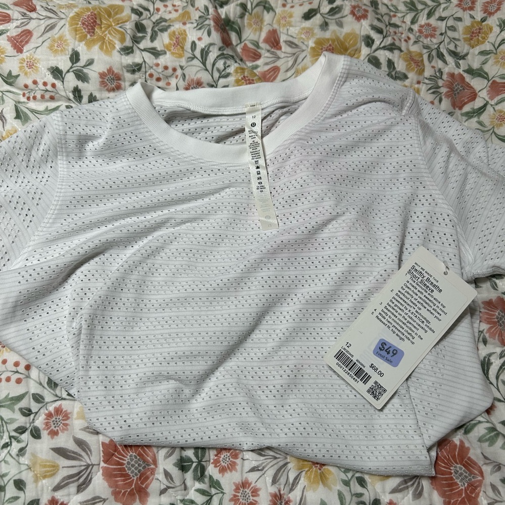 Lululemon Athletica White Swiftly Breathe shirt
